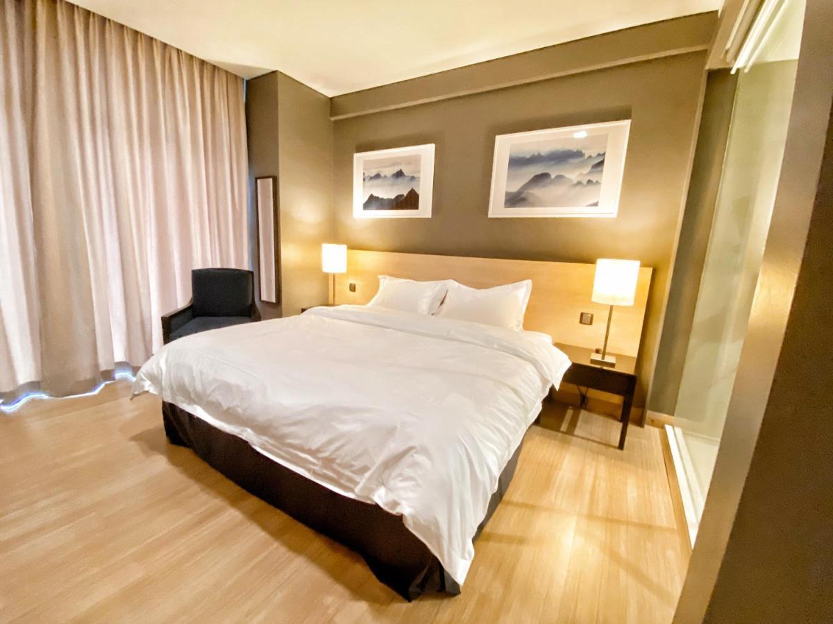Straits Suite By C Homestay Malacca Eksteriør bilde