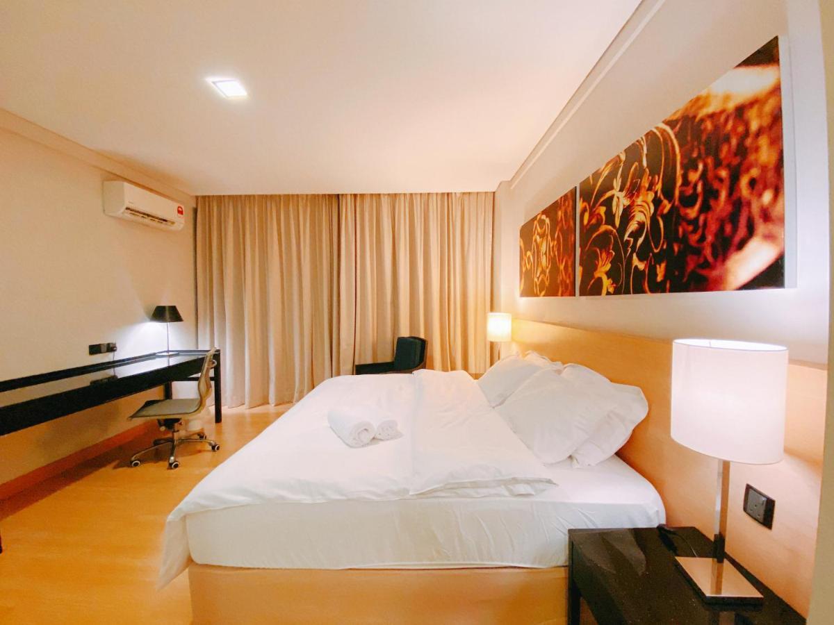 Straits Suite By C Homestay Malacca Eksteriør bilde
