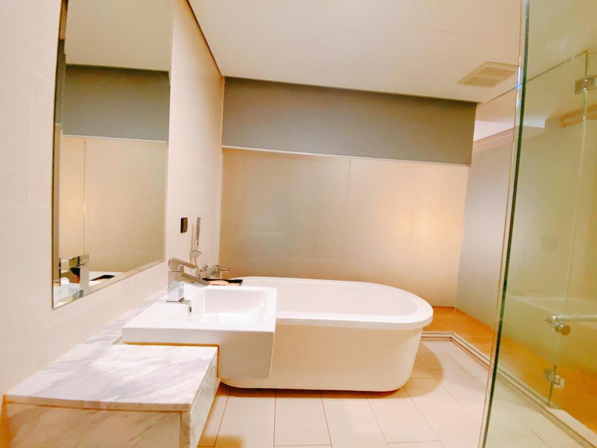 Straits Suite By C Homestay Malacca Eksteriør bilde