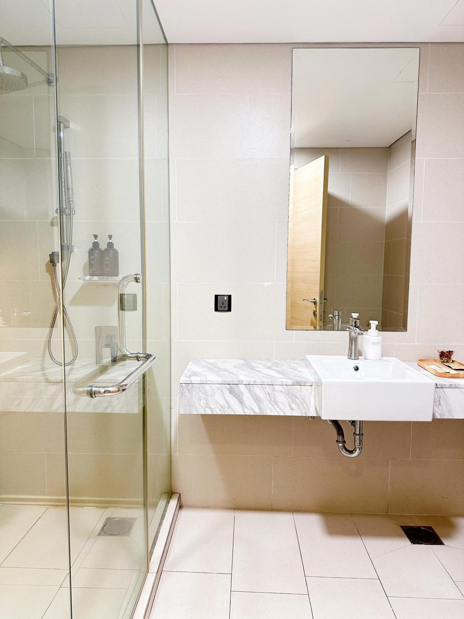Straits Suite By C Homestay Malacca Eksteriør bilde